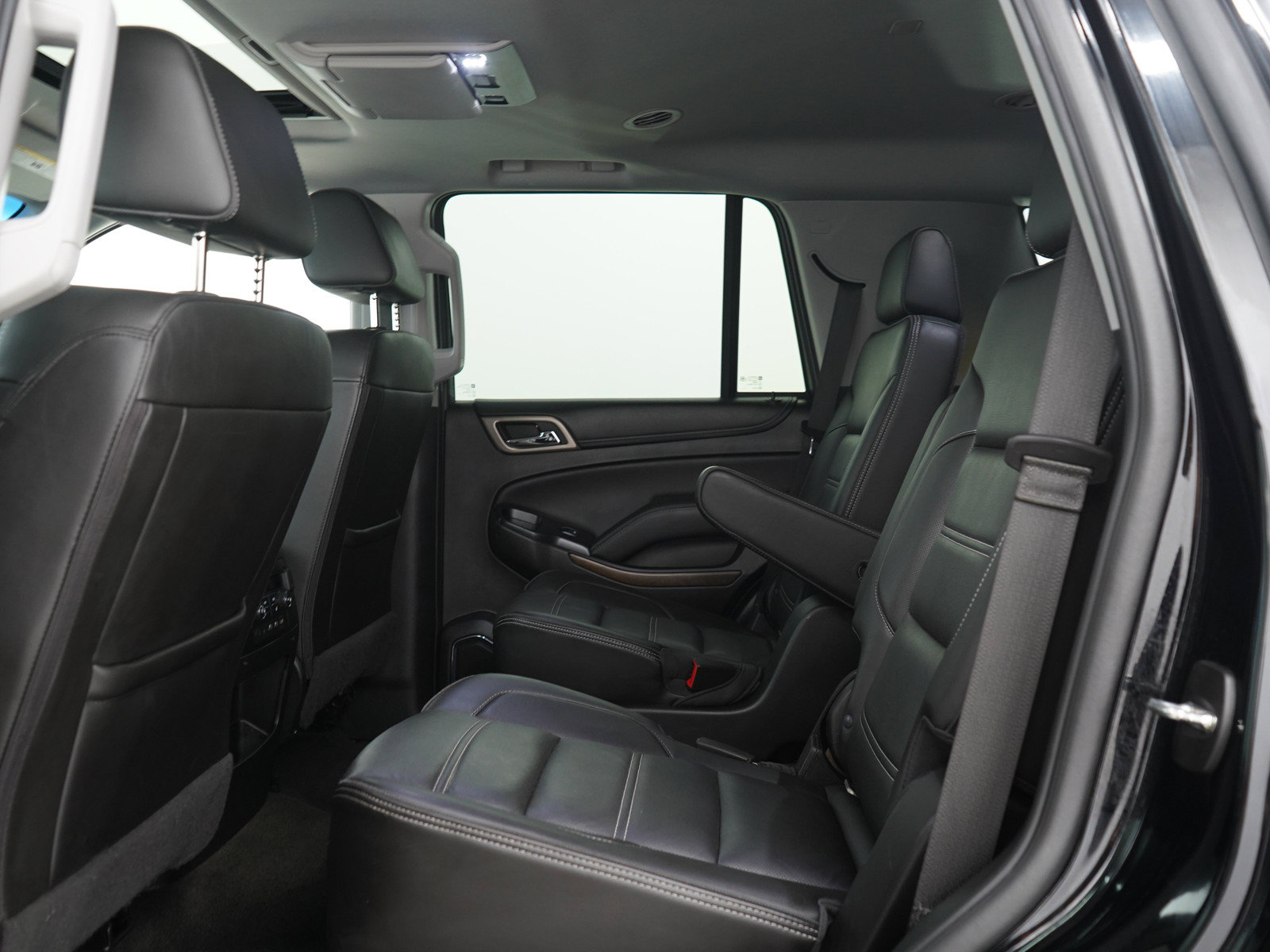 Used 2018 GMC Yukon Denali AWD/4WD image 16