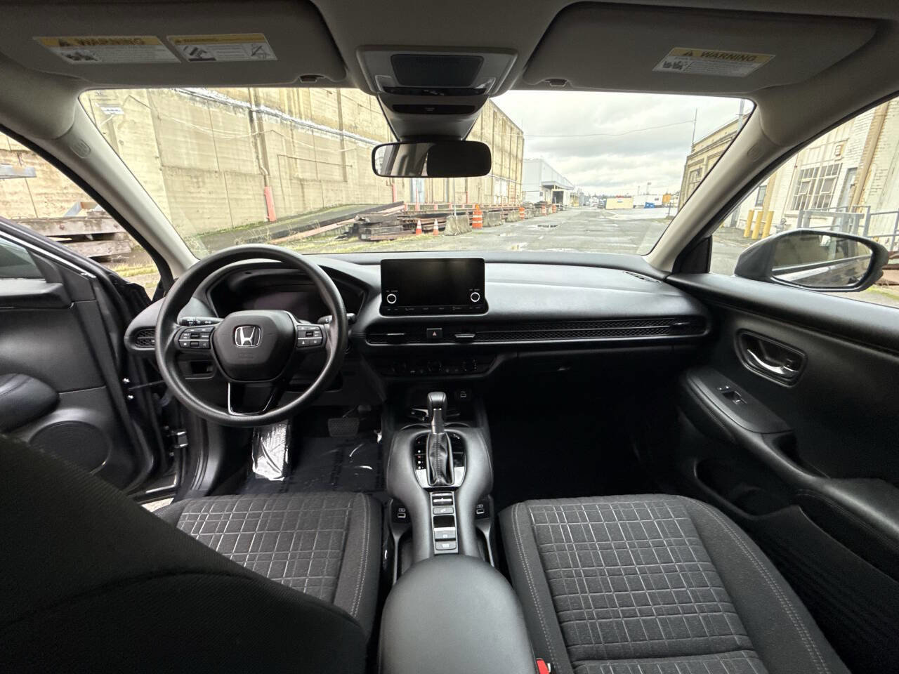 Used 2023 Honda HR-V LX image 11