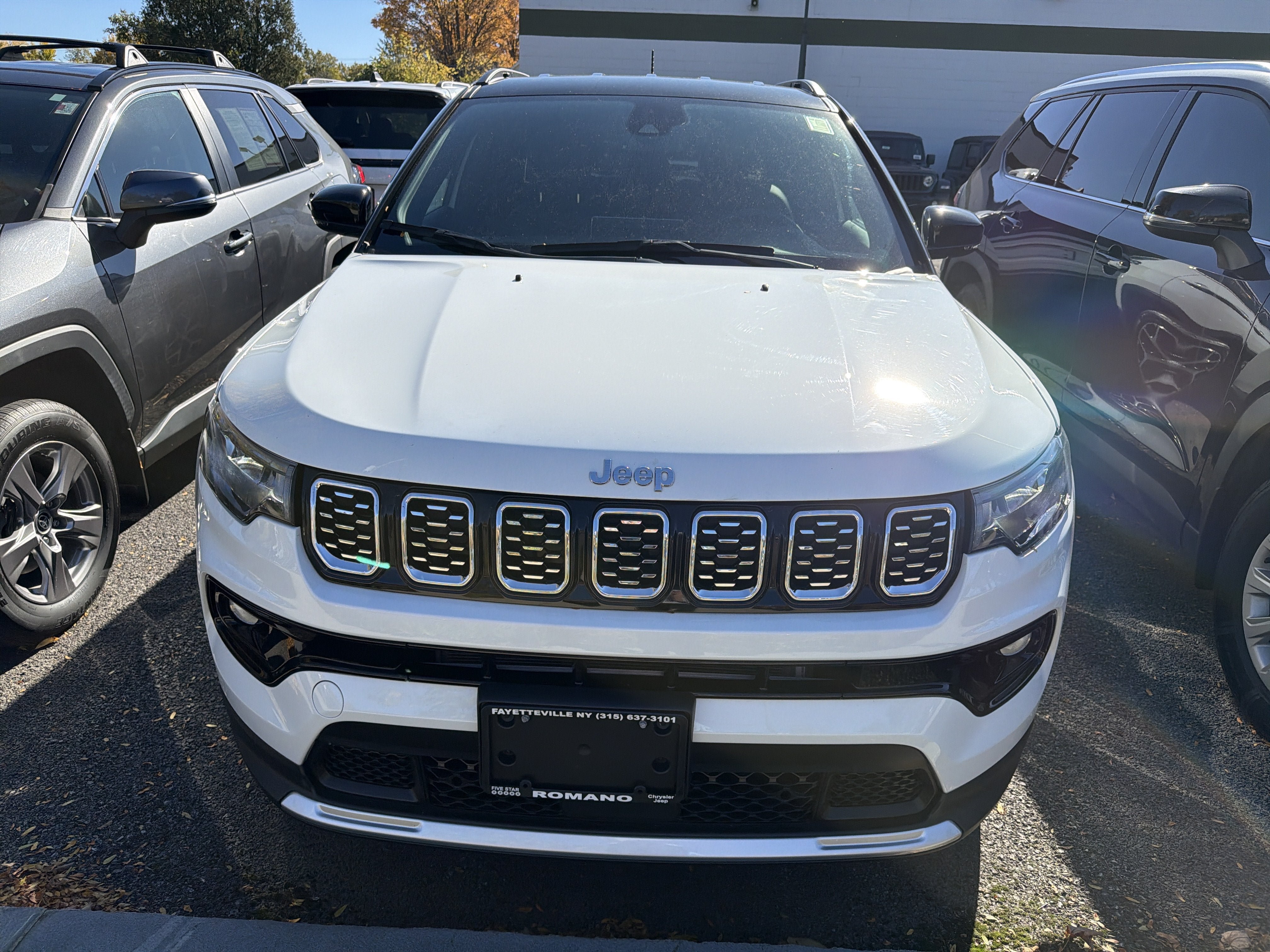 Used 2024 Jeep Compass Limited AWD/4WD image 3