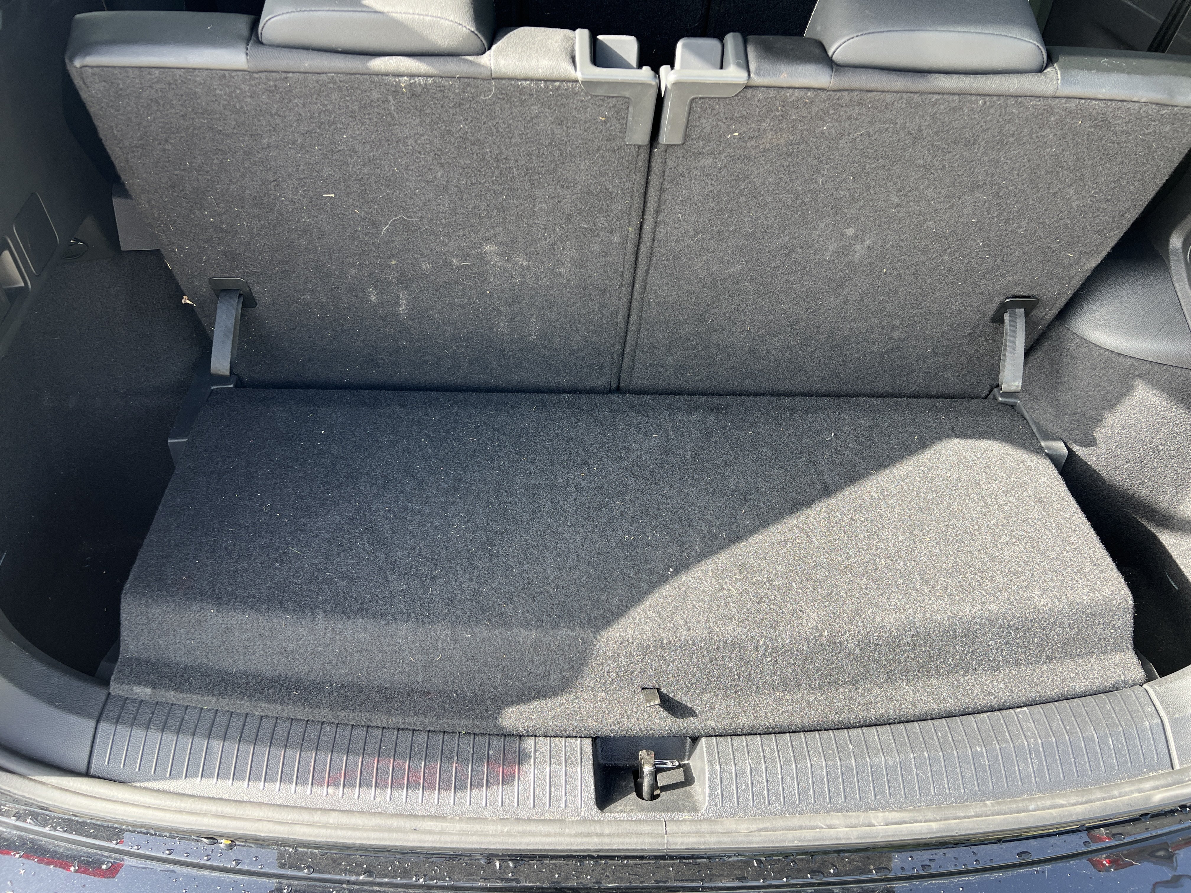 Certified 2023 Volkswagen Tiguan SE R-Line FWD image 30