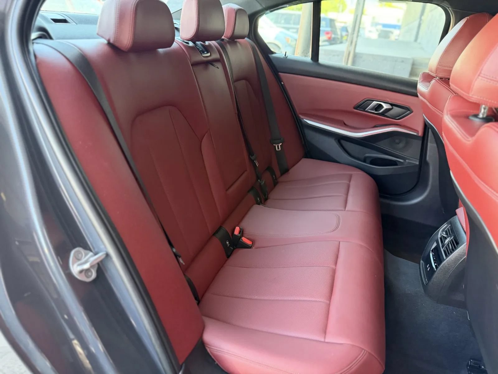 Used 2024 BMW 330e w/ Convenience Package RWD image 18