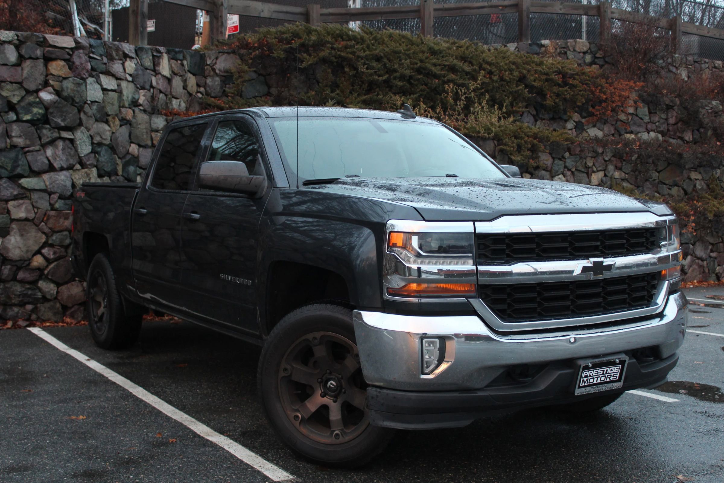 Used 2017 Chevrolet Silverado 1500 LT w/ All Star Edition image 4