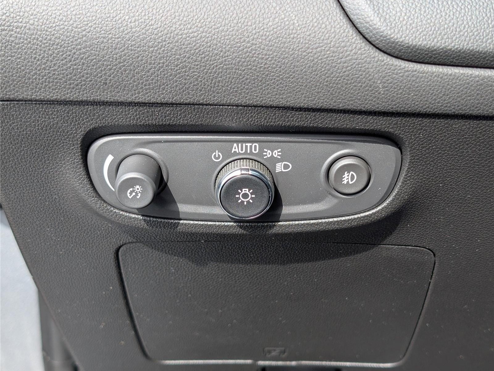 Used 2023 Buick Encore GX Select w/ Experience Buick Package AWD/4WD image 22