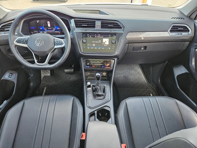 Used 2024 Volkswagen Tiguan SE image 16