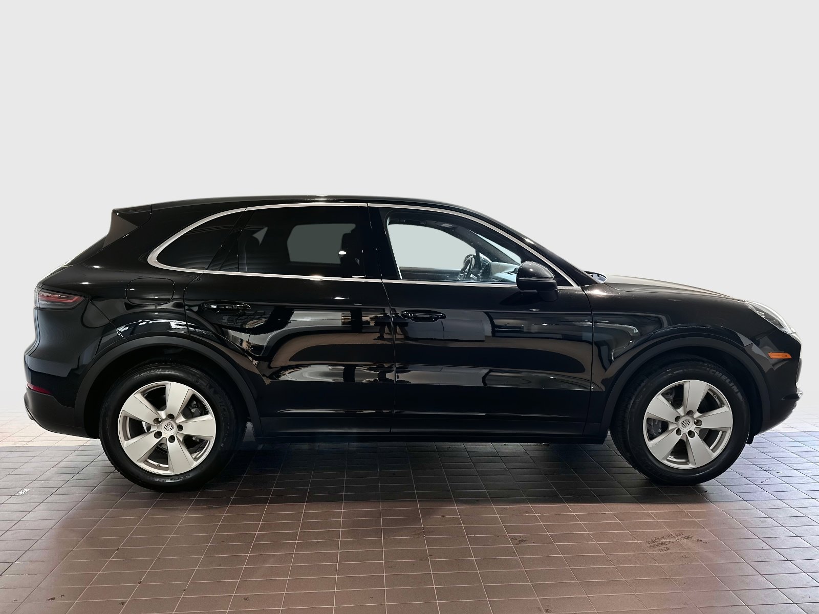 Certified 2022 Porsche Cayenne image 8