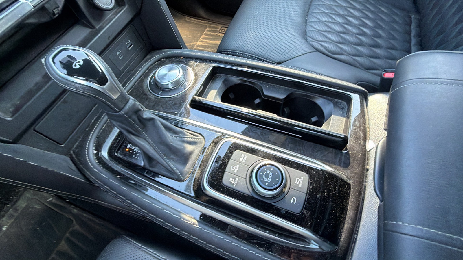 Used 2024 INFINITI QX80 Sensory AWD/4WD image 33