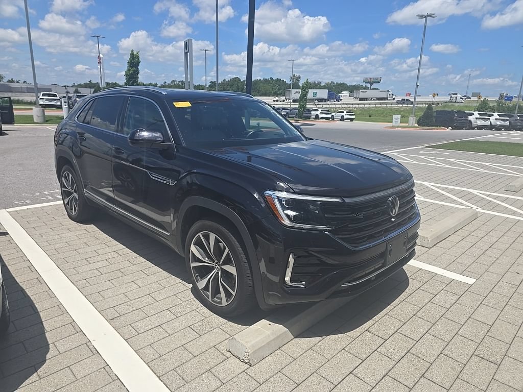 Certified 2024 Volkswagen Atlas Cross Sport SEL Premium R-Line AWD/4WD image 3