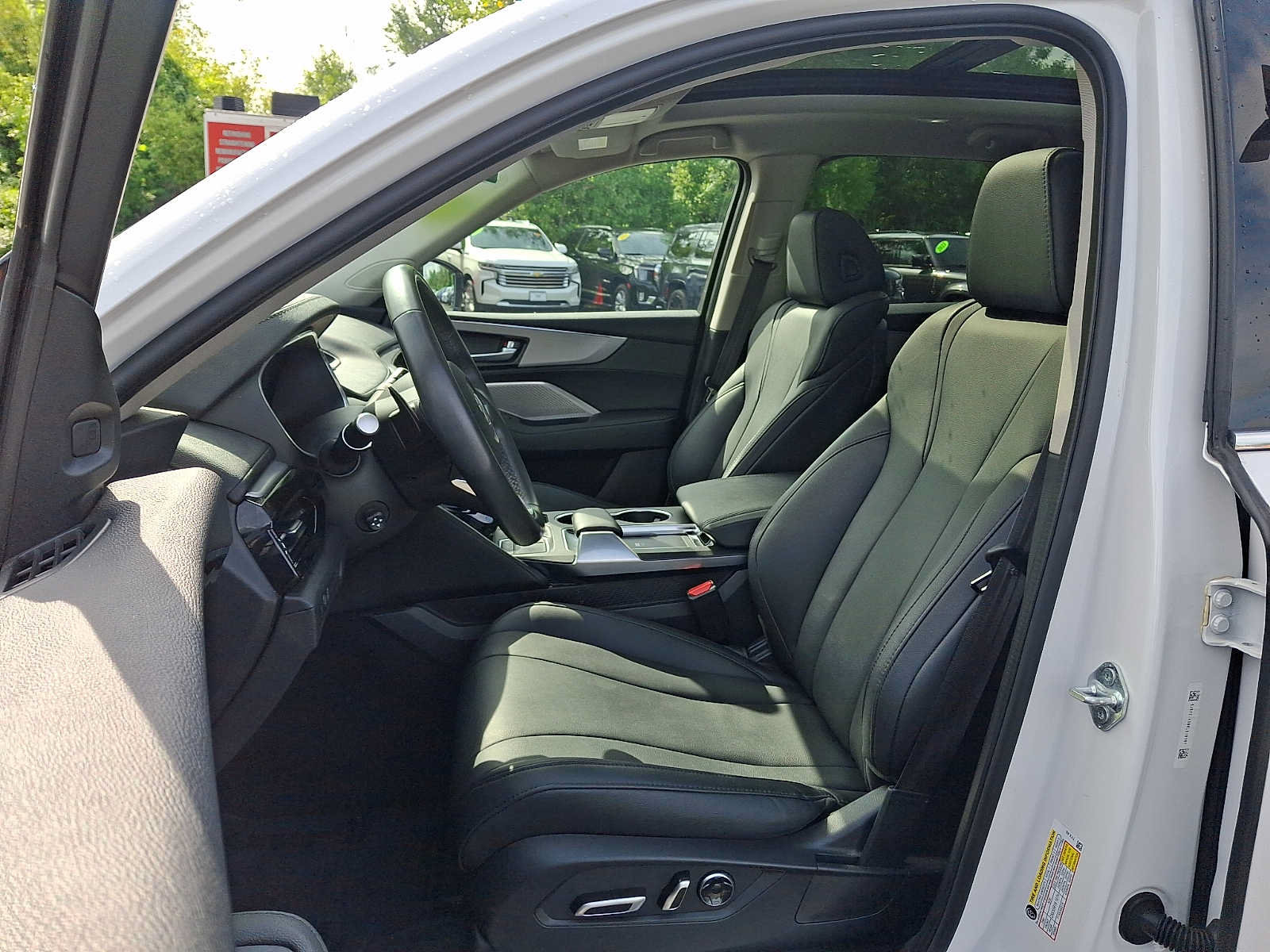 Used 2024 Acura MDX SH-AWD image 14