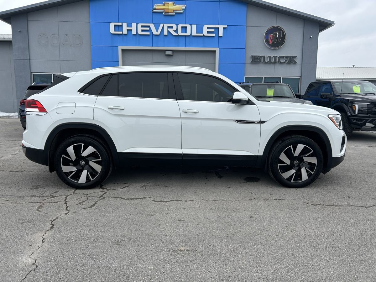 Used 2024 Volkswagen Atlas Cross Sport SE image 5