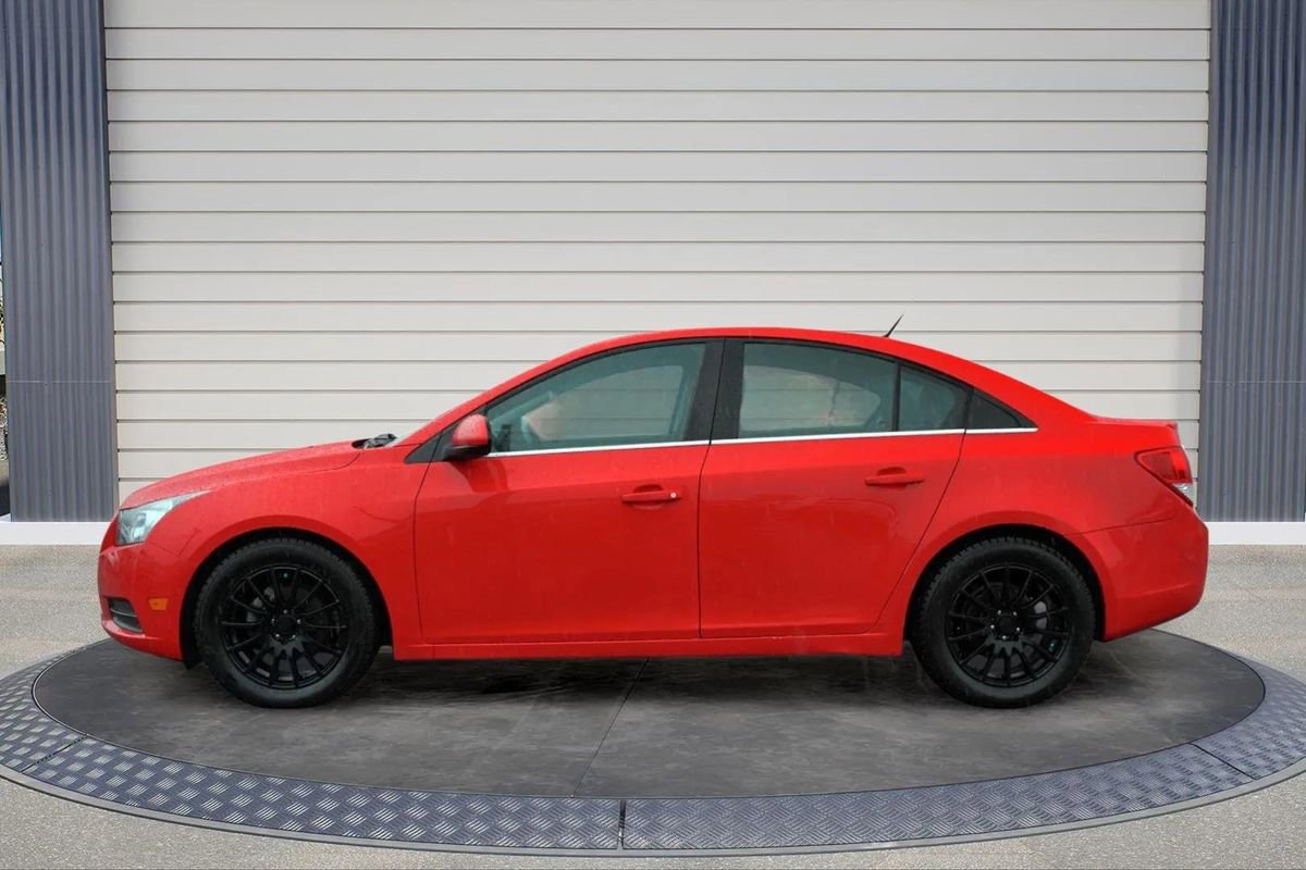 Used 2014 Chevrolet Cruze Eco image 4