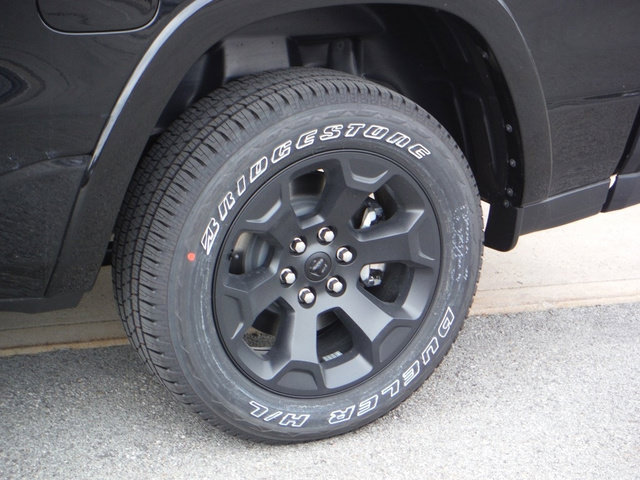 New 2027 RAM 1500 4x4 Crew Cab image 6