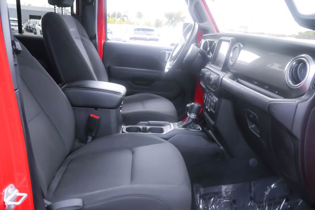 Used 2020 Jeep Wrangler Unlimited Sahara w/ Uconnect 4C Nav & Sound Group image 35