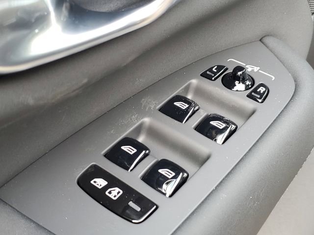New 2026 Volvo XC90 B6 Plus w/ Protection Package Premier image 24