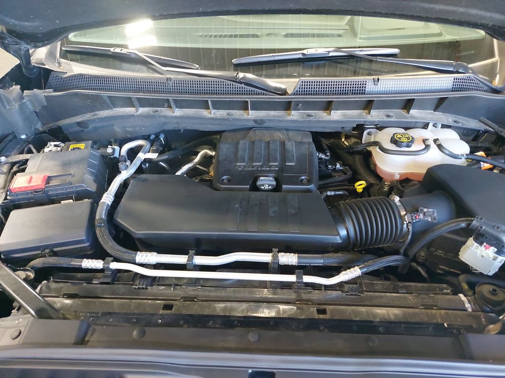 Used 2023 Chevrolet Silverado 1500 LT AWD/4WD image 30
