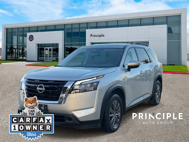 Used 2024 Nissan Pathfinder SV image 1
