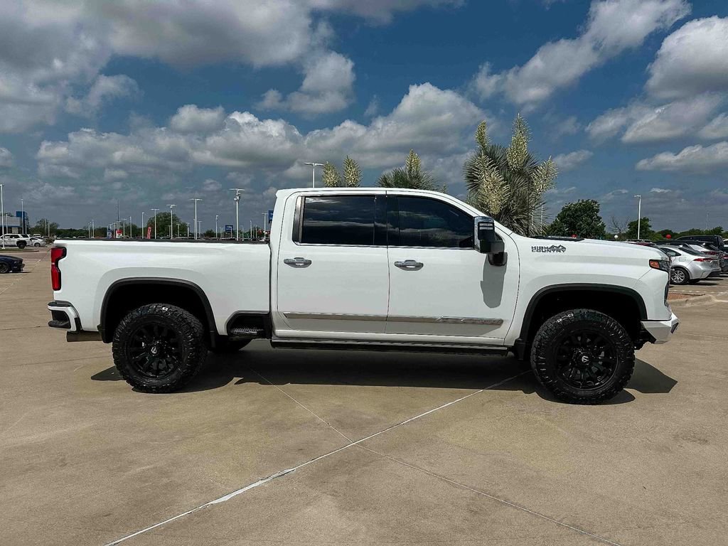 Used 2024 Chevrolet Silverado 3500 High Country w/ Technology Package AWD/4WD image 2
