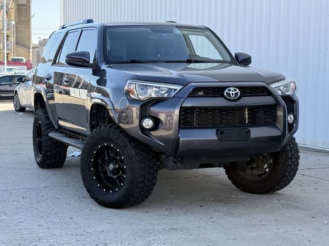 Used 2019 Toyota 4Runner SR5 image 2