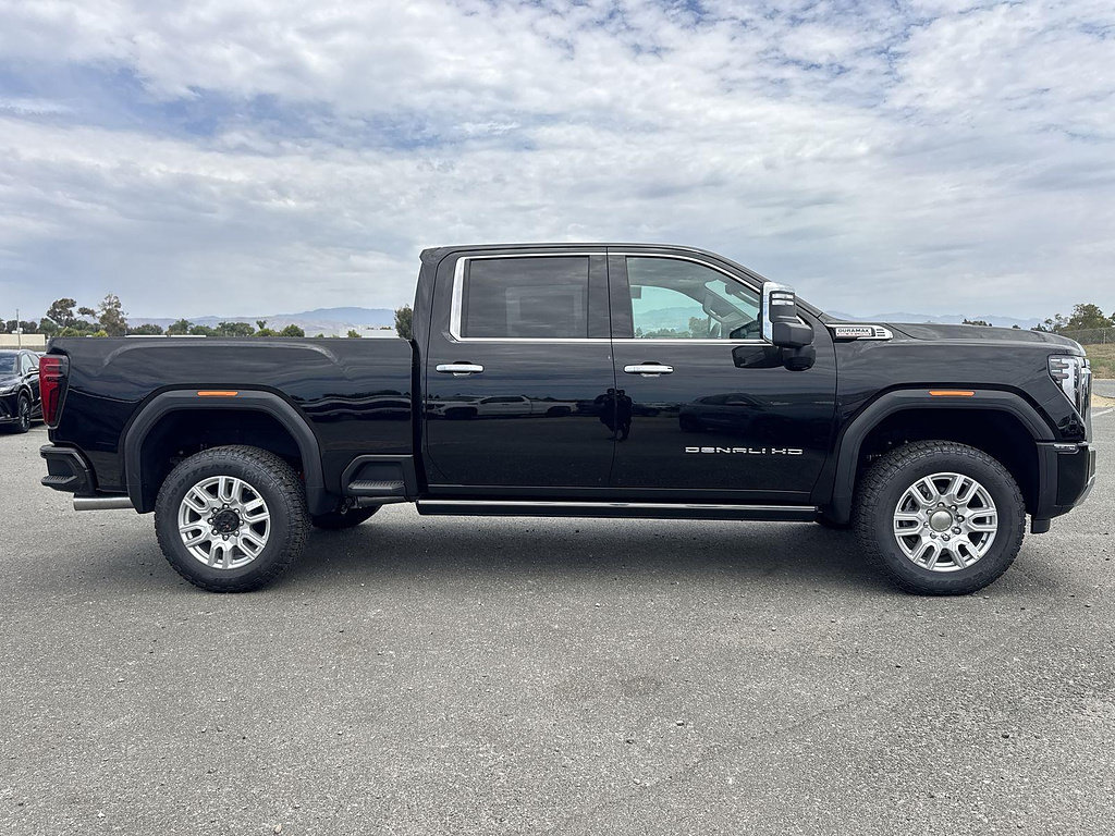New 2026 GMC Sierra 2500 Denali w/ Denali Reserve Package AWD/4WD image 3