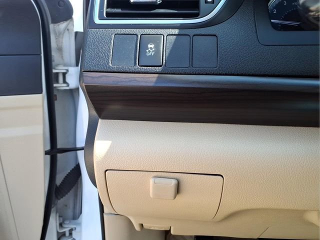 Used 2017 Toyota Camry XLE image 14