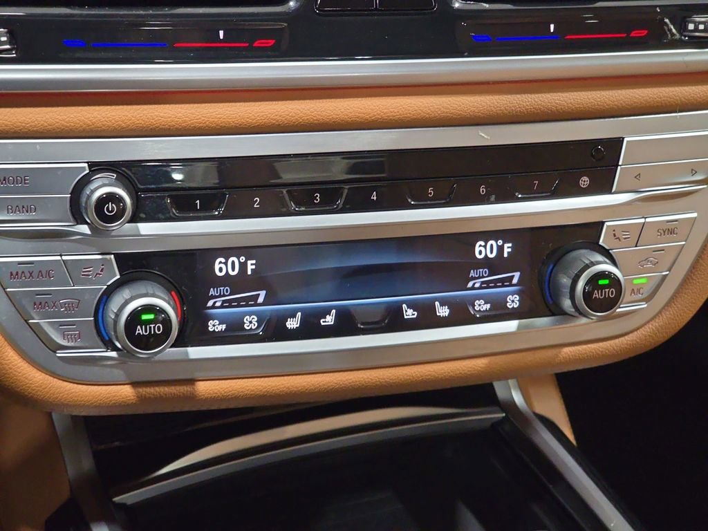 Used 2021 BMW 740i w/ M Sport Package RWD image 23