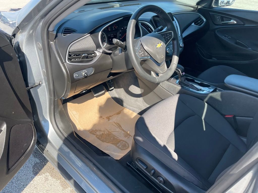 Used 2025 Chevrolet Malibu RS image 13