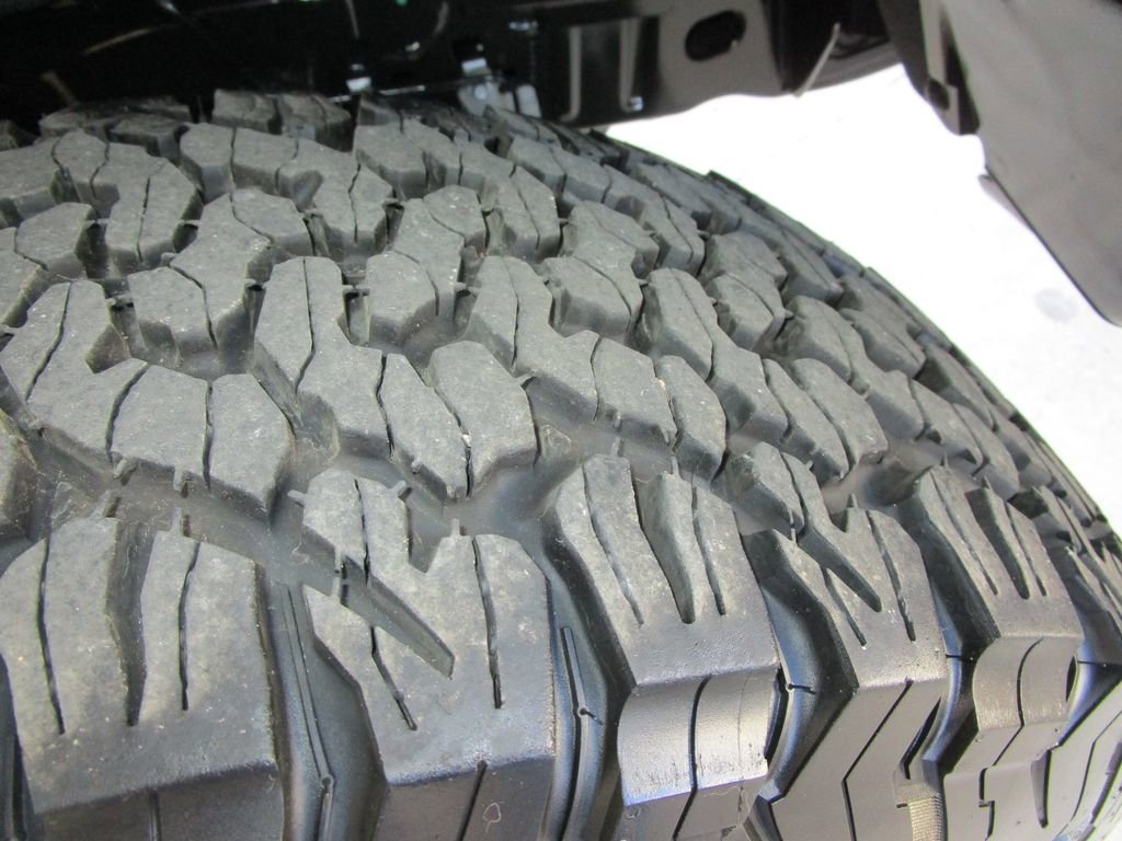 Used 2024 Ford Bronco Raptor w/ Interior Carbon Fiber Pack 6 image 11