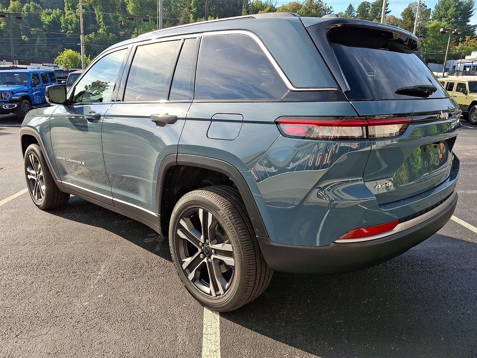 New 2027 Jeep Grand Cherokee Limited AWD/4WD image 4