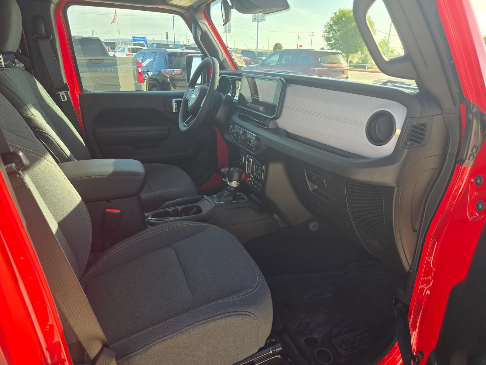 Used 2025 Jeep Wrangler Unlimited Sport AWD/4WD image 24