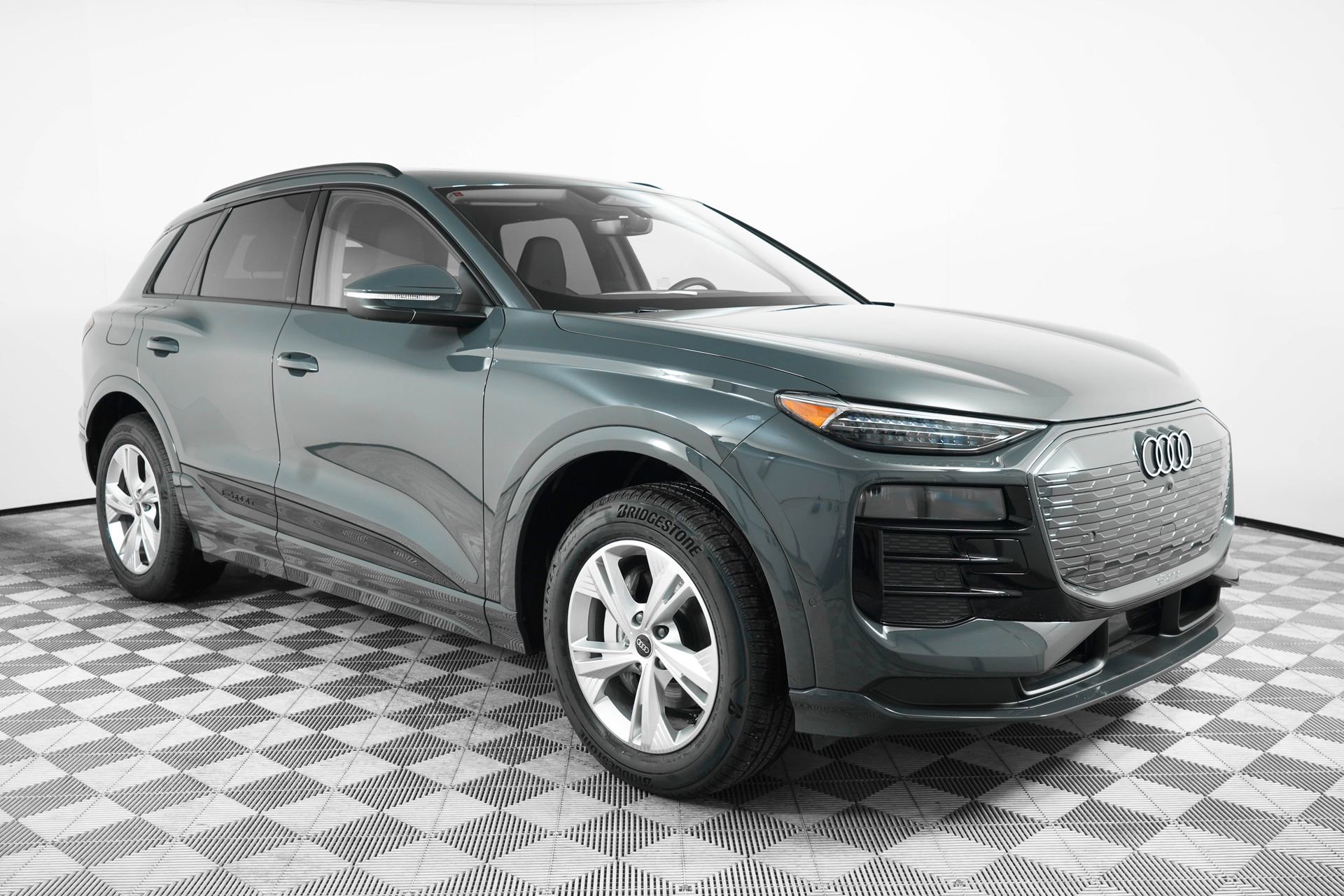 New 2025 Audi Q6 e-tron Premium Plus