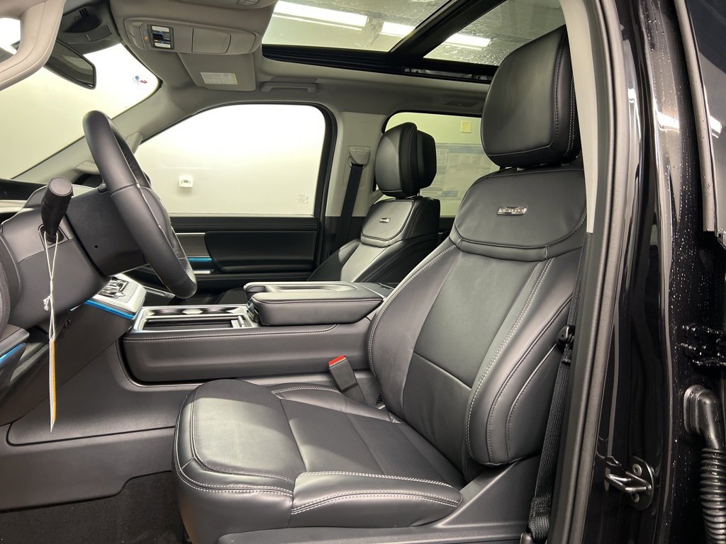 New 2026 Ford Expedition Platinum w/ Driver's Package image 28