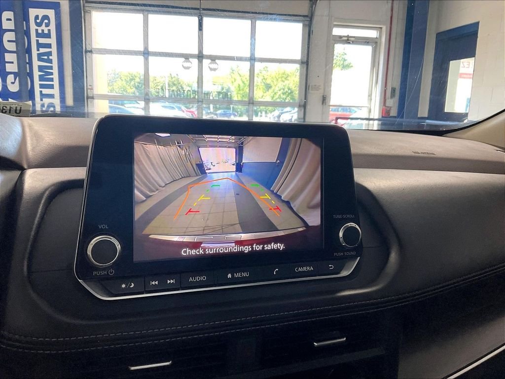 Used 2023 Nissan Rogue SV AWD/4WD image 19