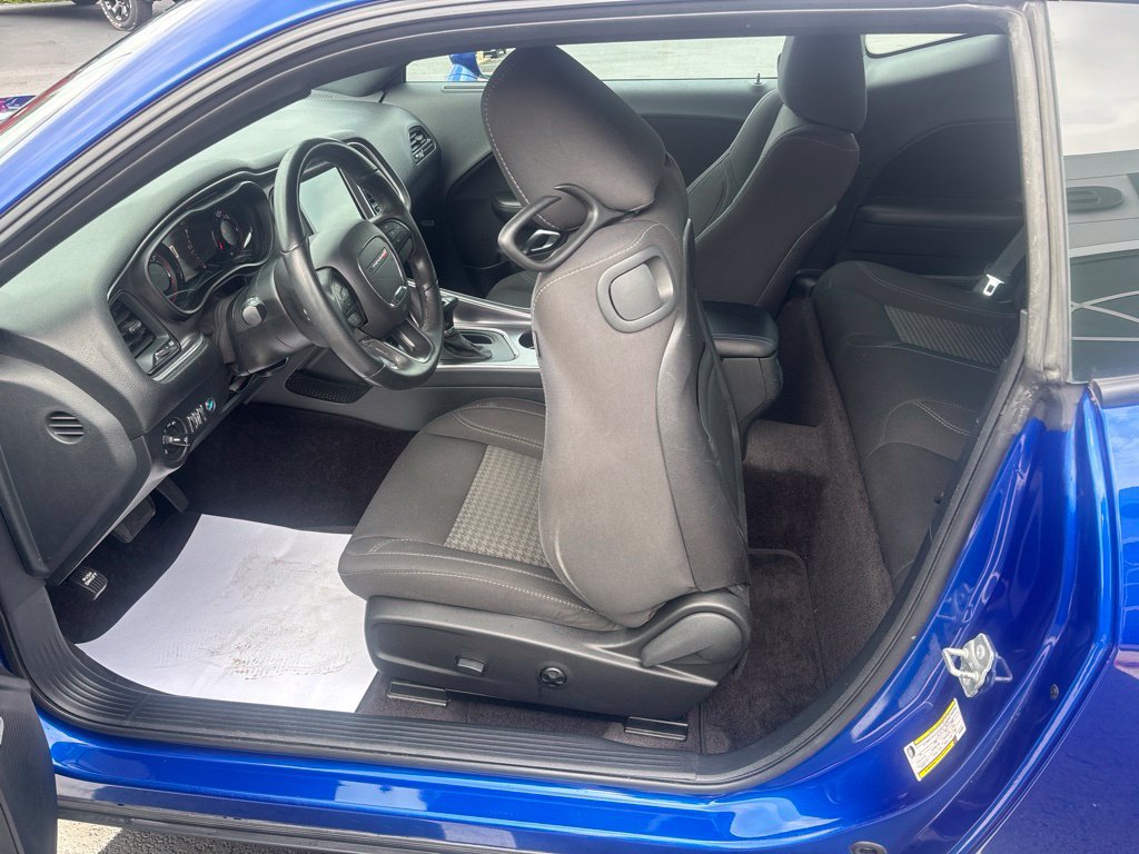 Used 2018 Dodge Challenger R/T w/ Blacktop Package RWD image 30
