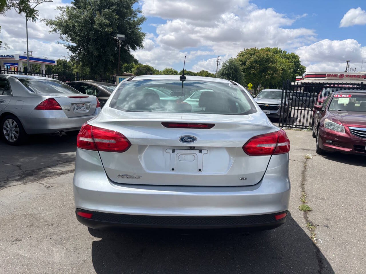 Used 2015 Ford Focus SE FWD image 5