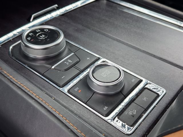 Used 2023 Ford Expedition Platinum AWD/4WD image 16