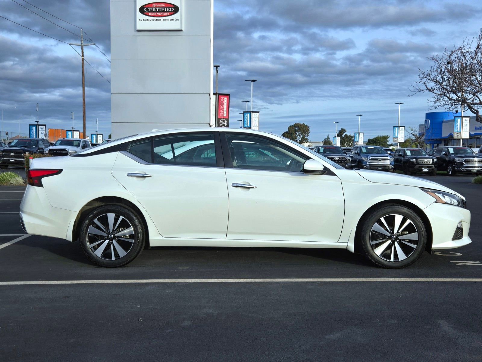 Used 2022 Nissan Altima 2.5 SV image 4