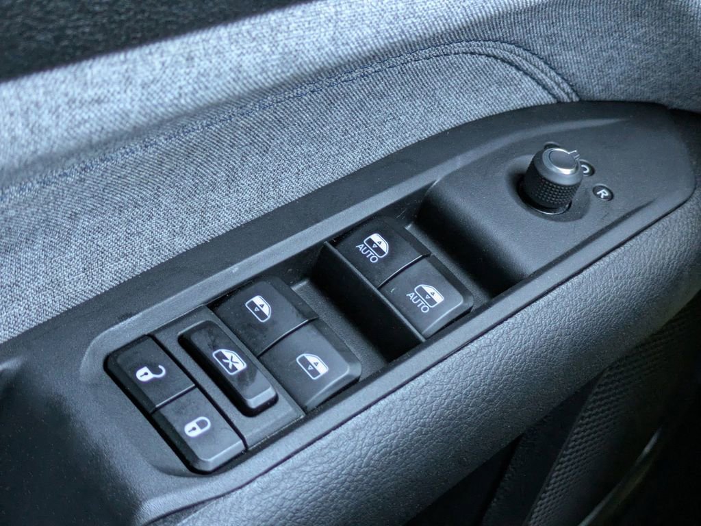 Used 2024 Jeep Compass Sport image 23