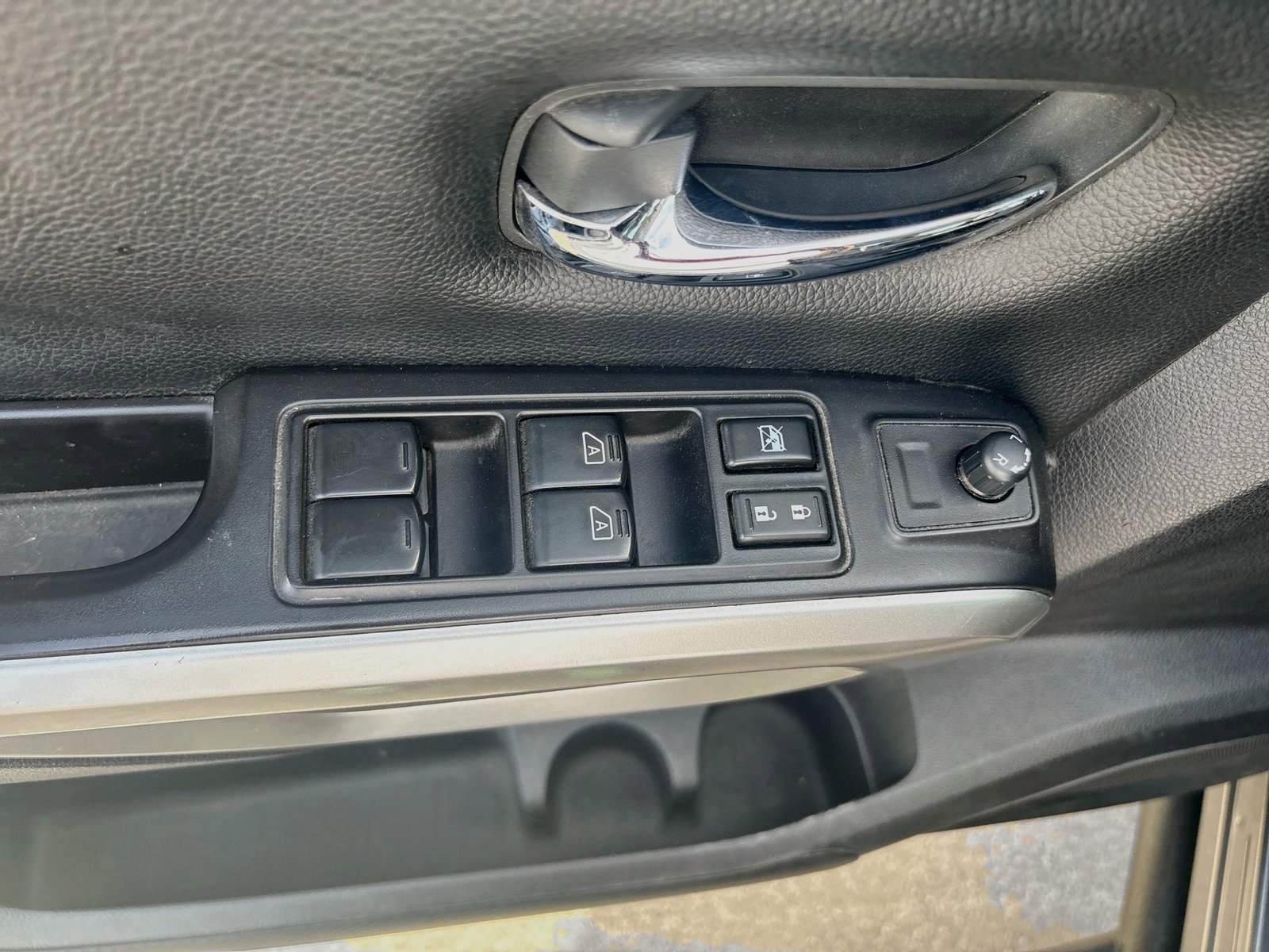 Used 2021 Nissan Titan SV w/ SV Convenience Package AWD/4WD image 18