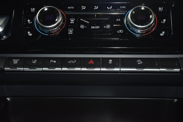 Used 2024 GMC Sierra 2500 AT4 w/ AT4 Preferred Package image 38