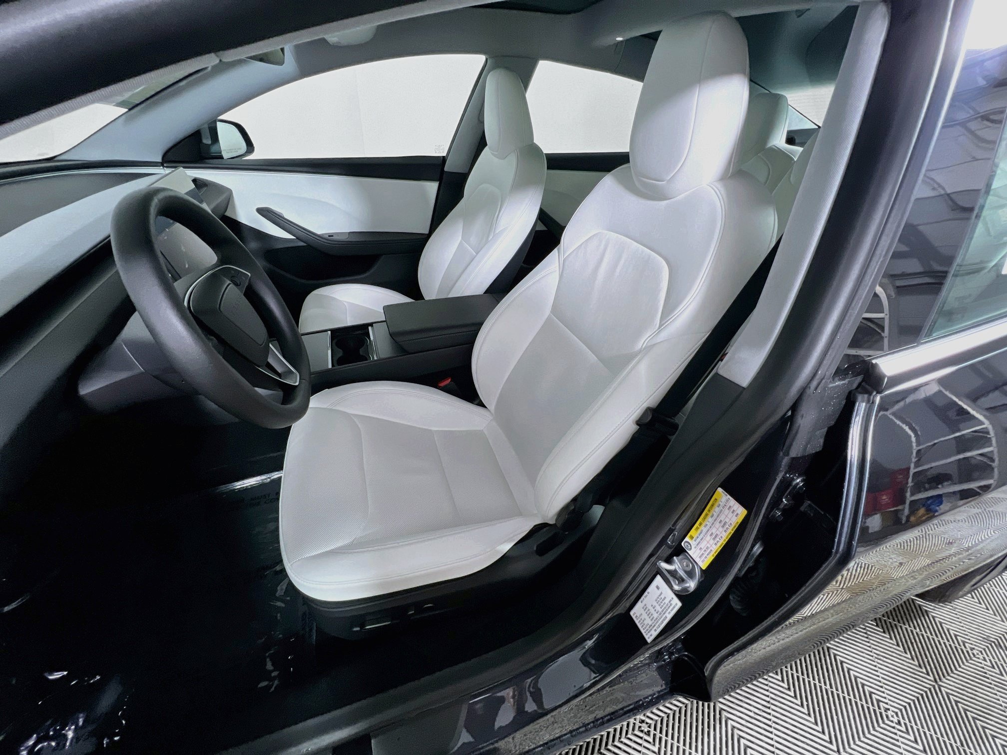 Used 2025 Tesla Model 3 RWD image 15