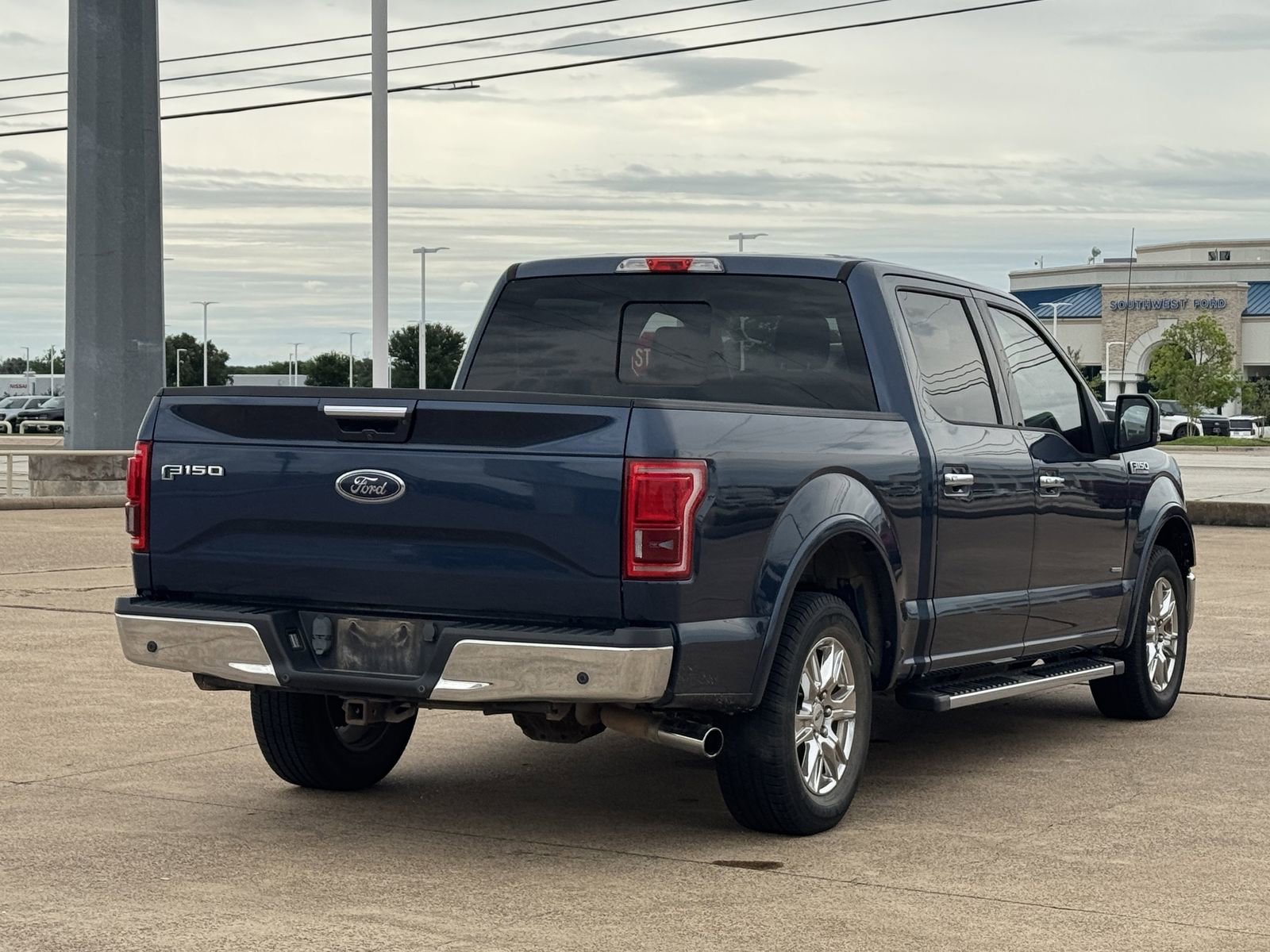 Used 2015 Ford F150 Lariat RWD image 4