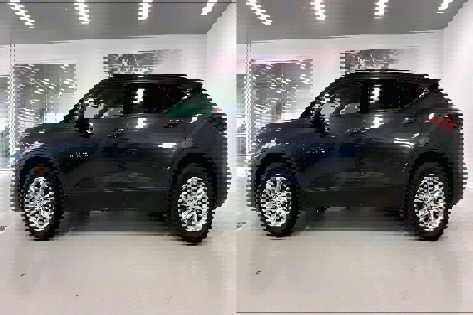 Used 2022 Chevrolet Blazer LT image 3