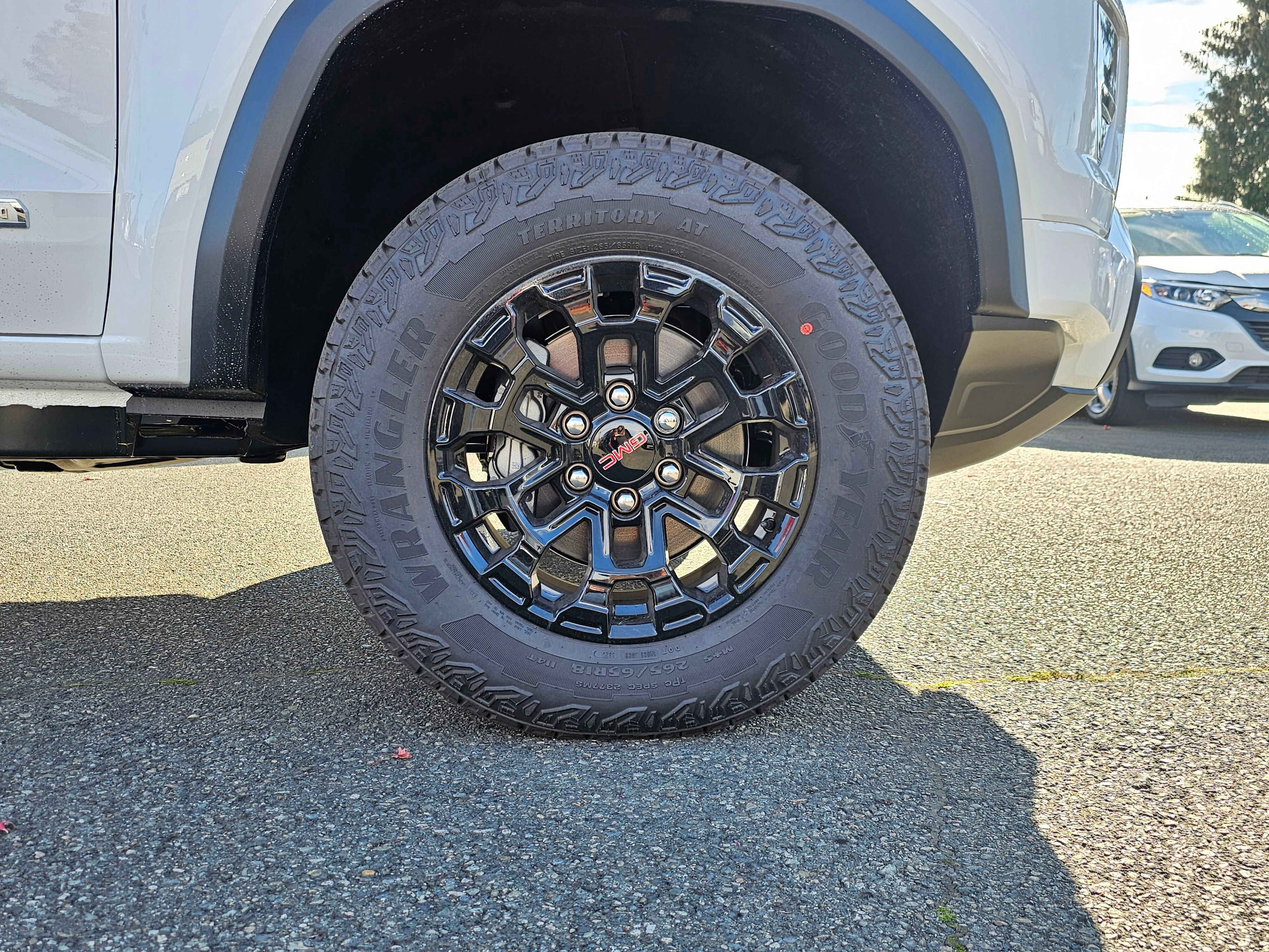 New 2026 GMC Canyon Elevation w/ Convenience Package image 9