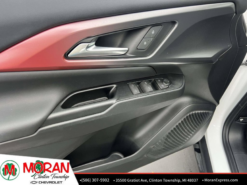Certified 2024 Chevrolet Equinox EV RS FWD image 14