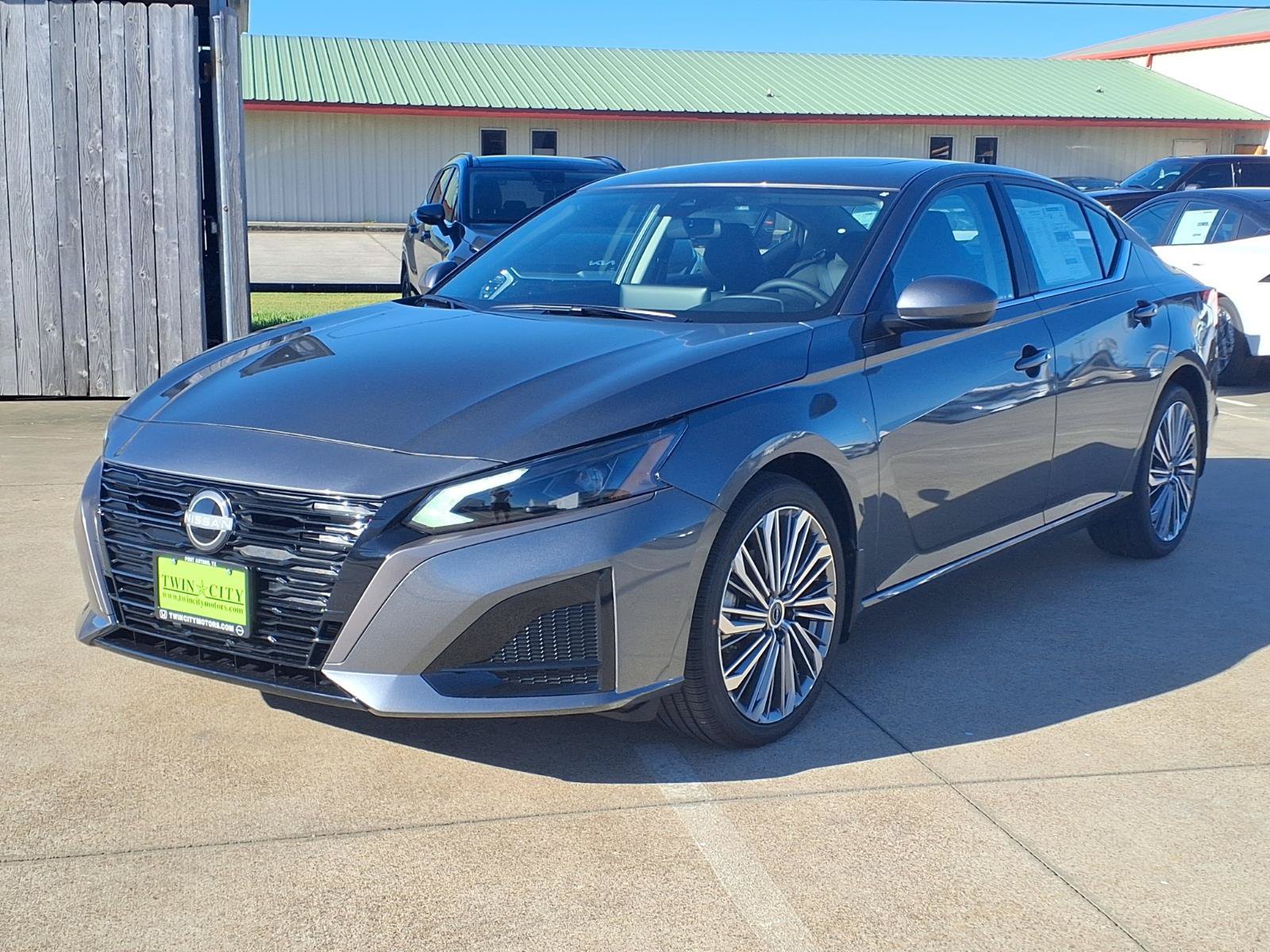 New 2026 Nissan Altima 2.5 SV w/ SV Premium Package FWD image 3