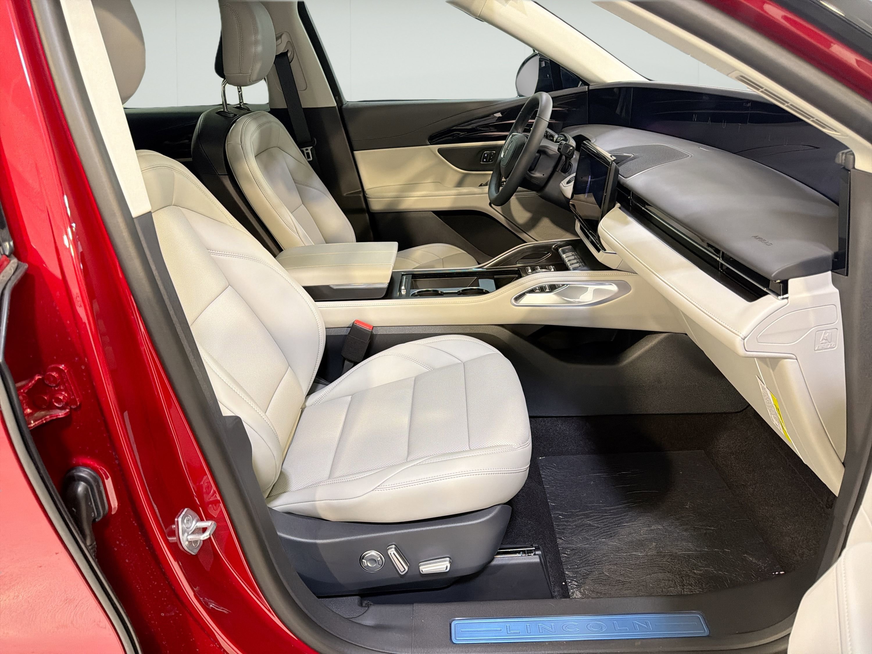 New 2026 Lincoln Nautilus Premier AWD/4WD image 29