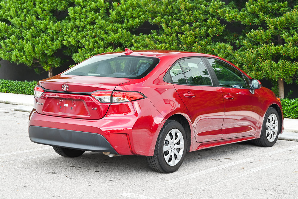 Used 2023 Toyota Corolla LE FWD image 4