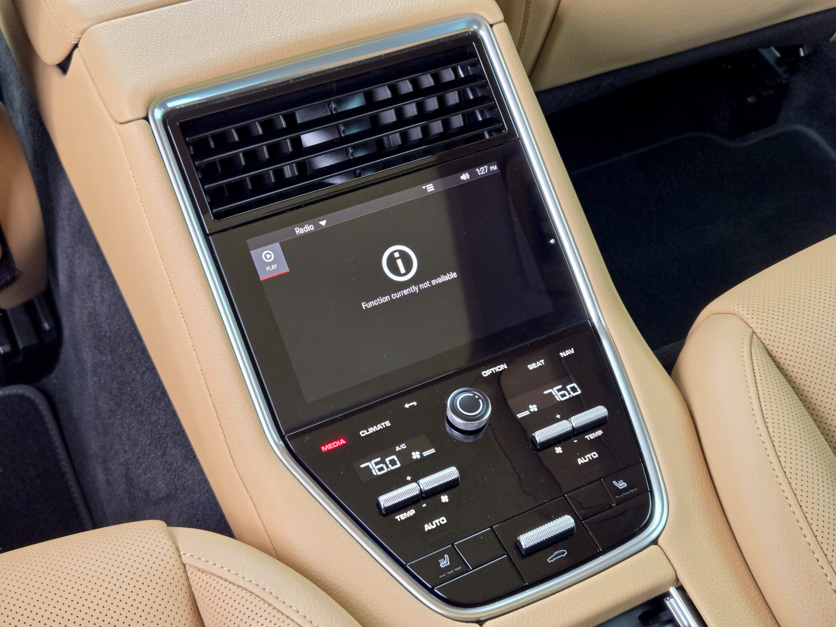 Used 2022 Porsche Panamera image 26