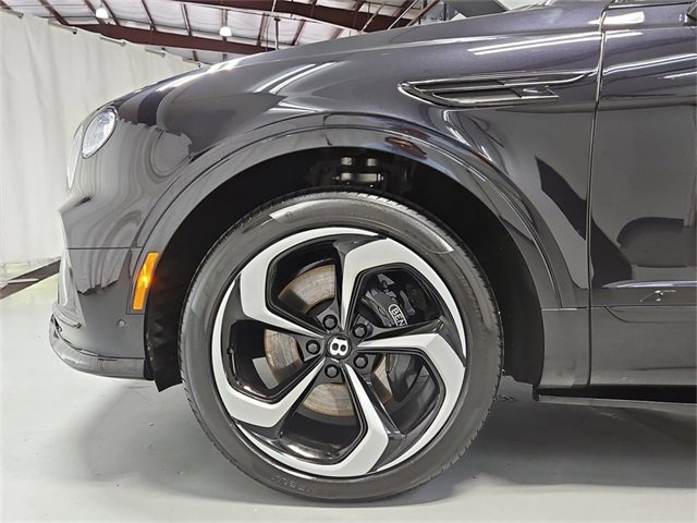 Used 2022 Bentley Bentayga image 22