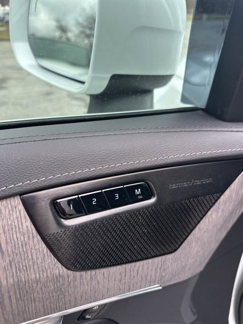 Used 2022 Volvo XC90 T6 Inscription w/ Advanced Package image 21