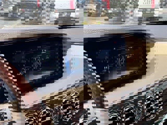 Used 2018 Mercedes-Benz S 560 Sedan image 25